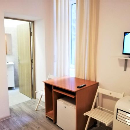 Апартаменты Studio Piata Amzei 1 Бухарест Экстерьер фото