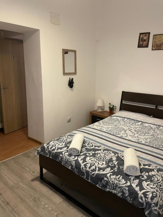 Апартаменты Studio Piata Amzei 1 Бухарест Экстерьер фото